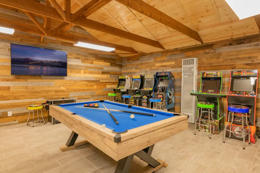 Evergreen Paradise - Hot Tub, Game Room, Pool Table, Foosball - Image 1