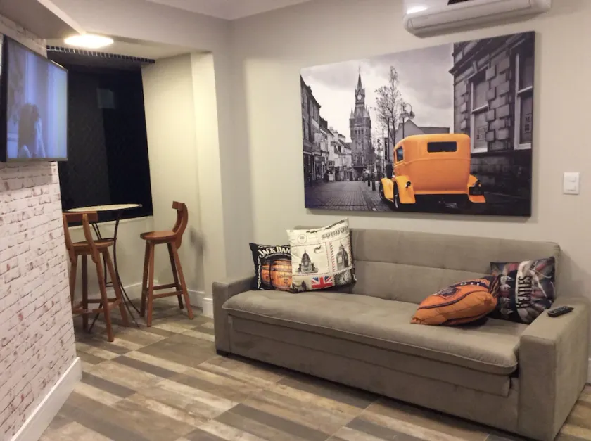 DIFFERENTIATED AND COMFORTABLE APARTMENT, IN THE CENTER of BC near the promenade and shopping center. - Image 1