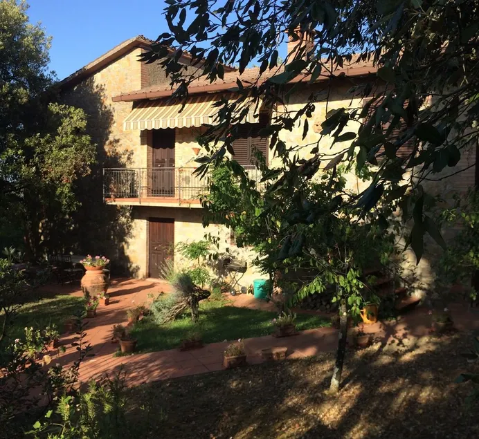 Spaziosa villa in pietra nel cuore della Toscana - Image 1