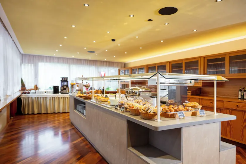 Beohotel San Lorenzo Dorsino - Image 1
