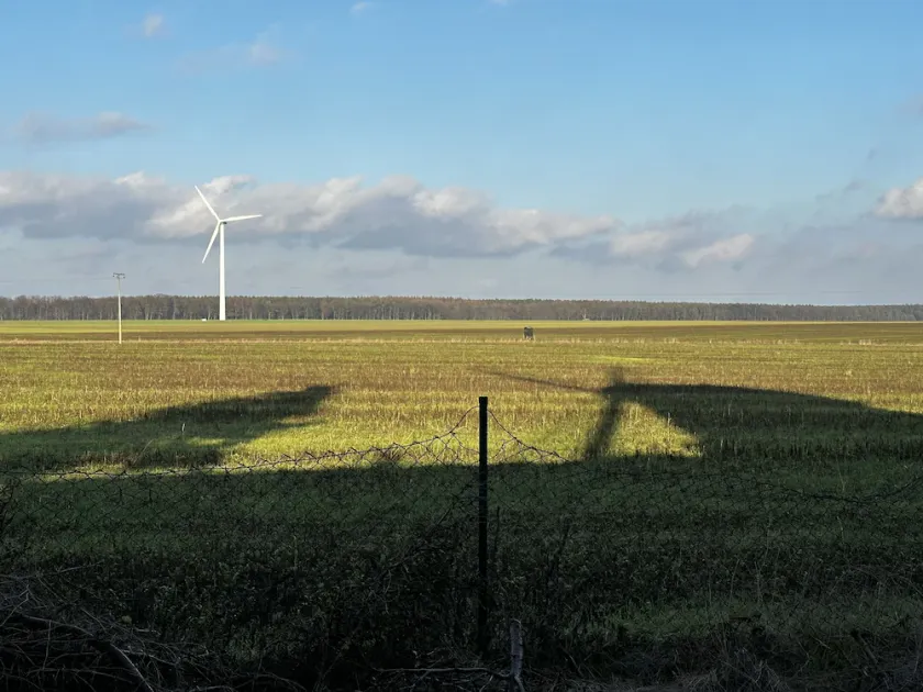 Old miller's house by the windmill - Image 1