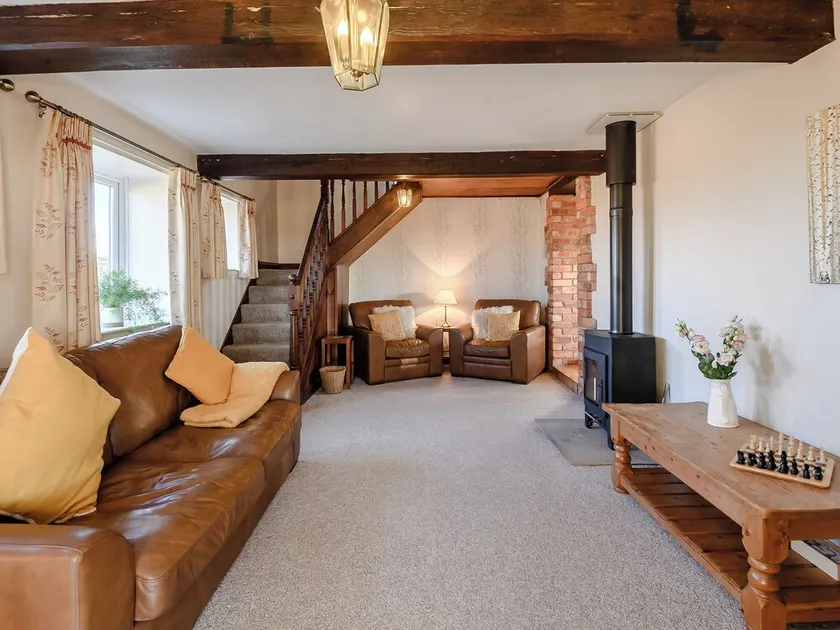 2 bedroom accommodation in Ropsley, near Grantham - Image 1