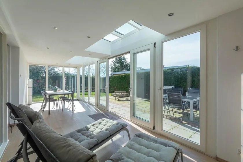 Bungalow with Sauna and Pool in Quiet Location - Image 1