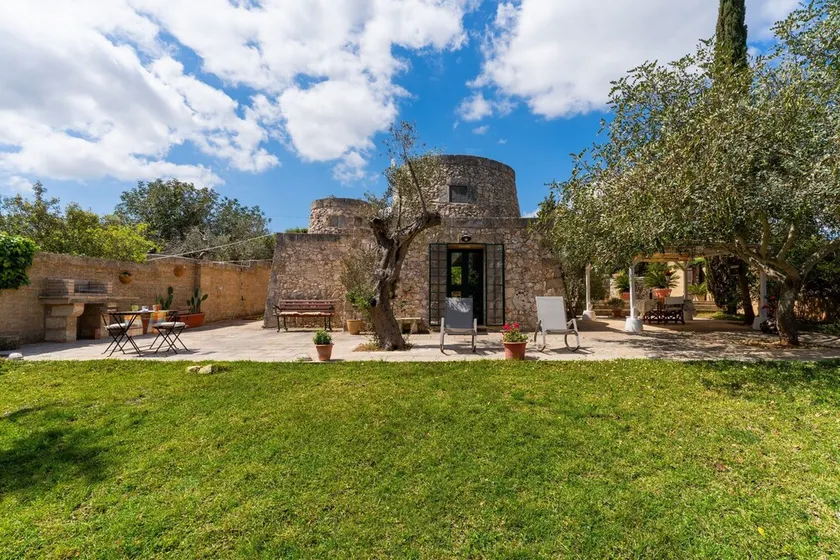 Tourist Rental \"La Pajara de la Urpe\" – Authentic Salento Retreat with Garden - Image 1