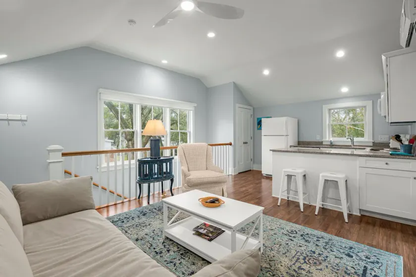 Relax by the sea, 5 min to Sullivans Island. - Image 1