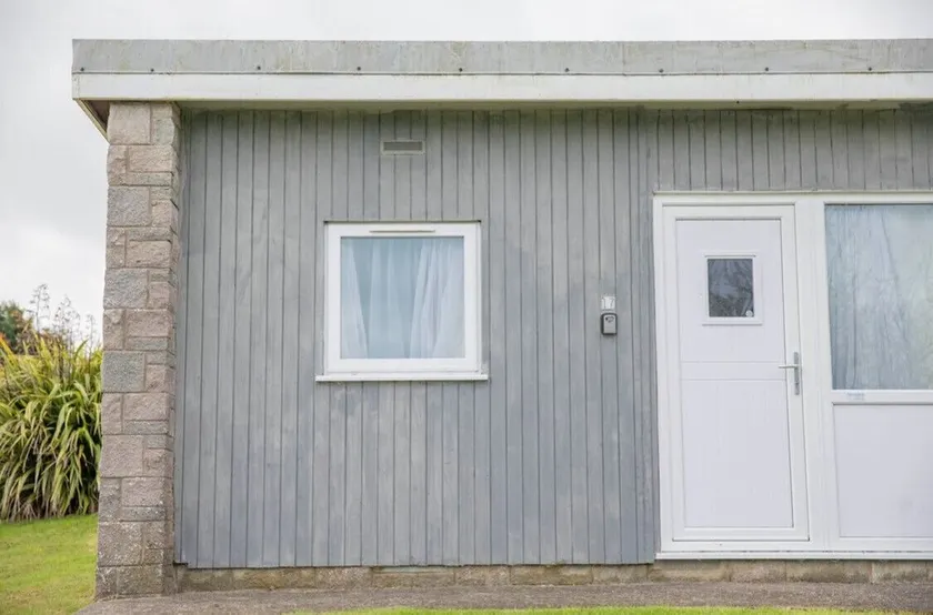 Enchanting 2 Bedroom Coastal Chalet - Sea Views - Near Clovelly!  - Image 1