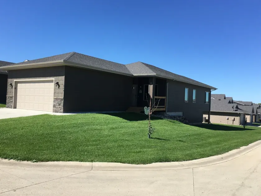 Okoboji New 3 Bed. Cabin at Bridges Bay Resort- Includes 6 passes to Waterpark! - Image 1