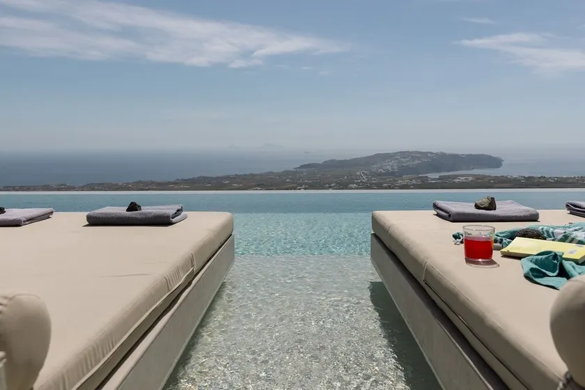 Villa - Sleeps 5 - Private Heated Pool-Parking - Image 1