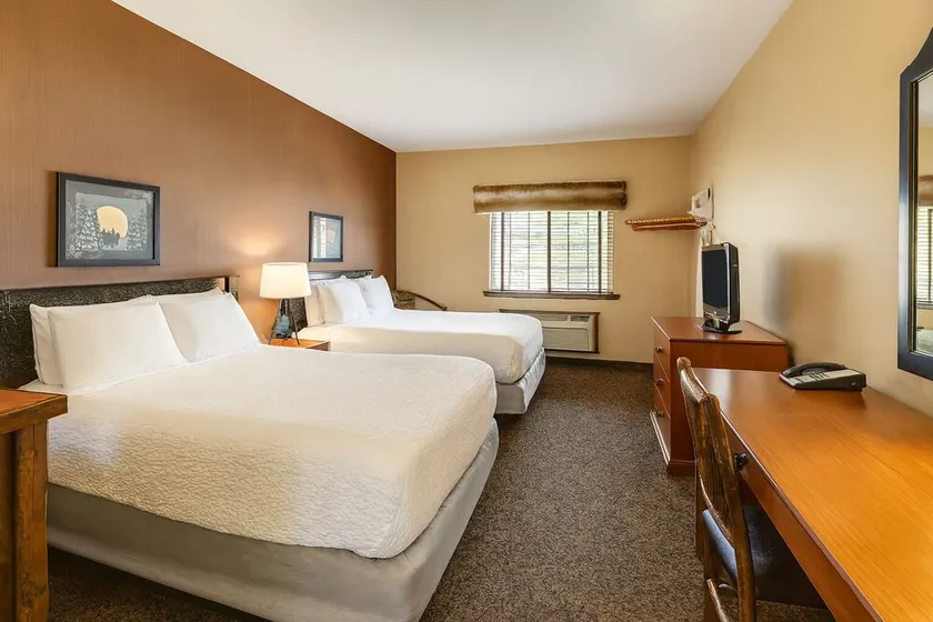 Comfortable & Warm Rustic Stay in Columbia w/ Free Breakfast | 4 Units - Image 1
