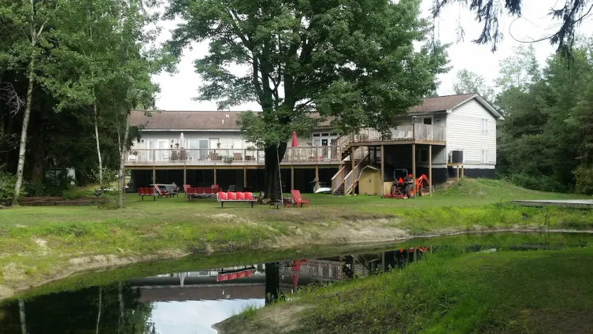 Paradise Cove Harbor ~ 2 Bedroom / 1 Bath Apartment WIFI, Fishing, and Firepit - Image 1