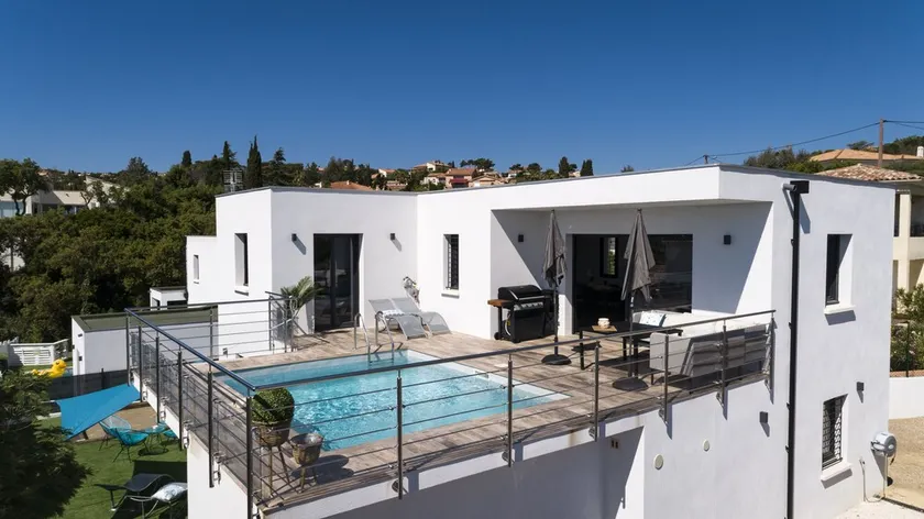 Luxury contemporary house sea view heated pool - Image 1
