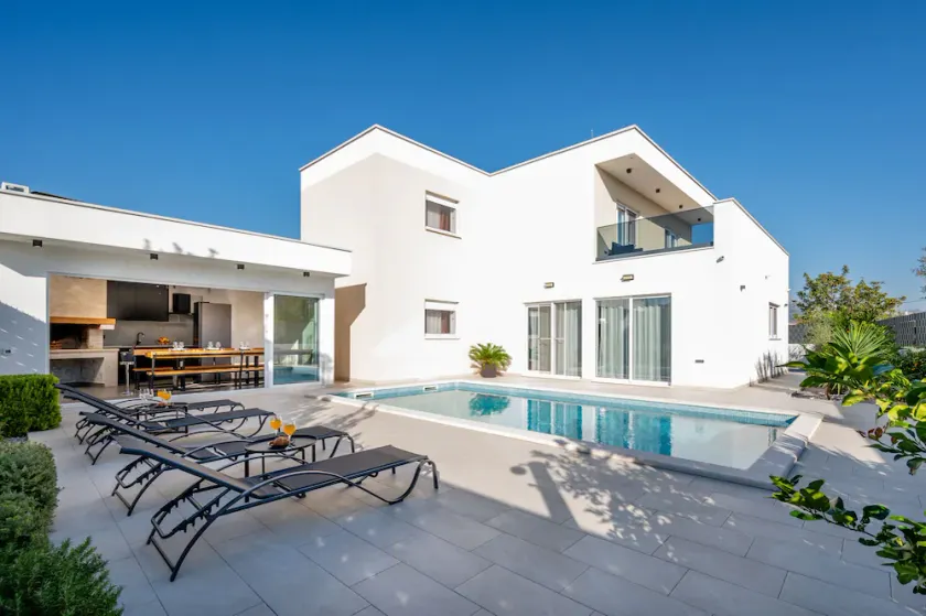 Blue Fantasy ist eine neue moderne Villa 5 Minuten vom Strand entfernt! - Image 1