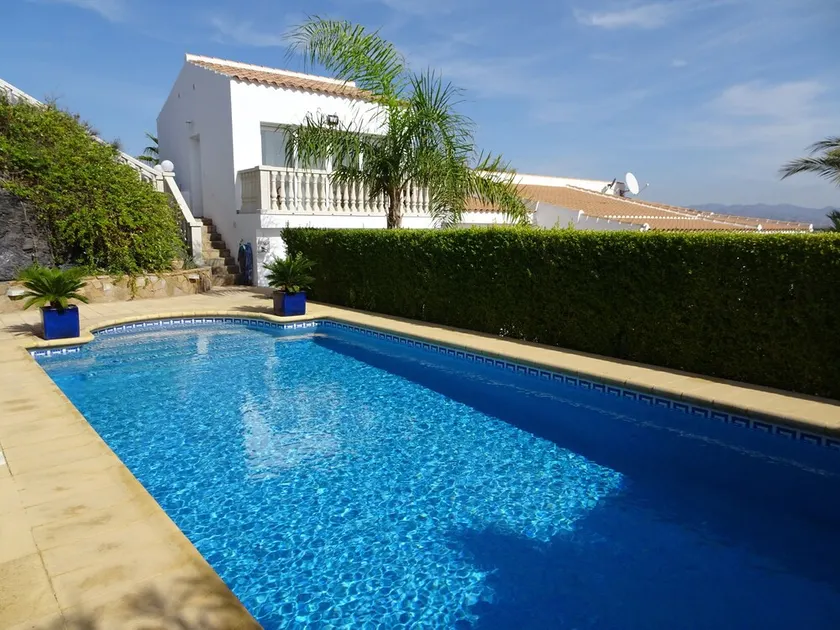 Luxusvilla auf privatem Grundstück mit herrlichem Meerblick - Image 1