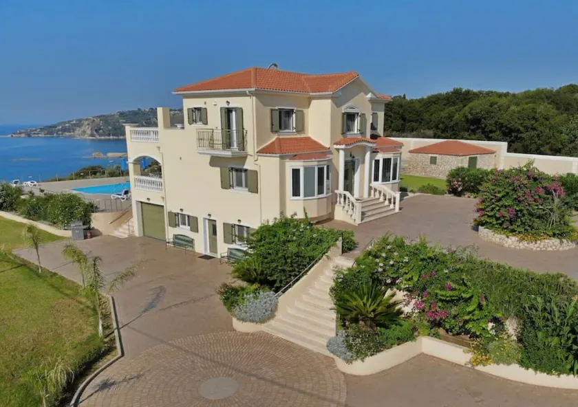 Large Private Villa with Pool, Stunning Sea Views - Image 1