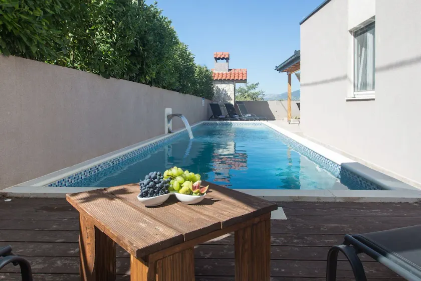 Villa Castellina with Pool - Image 1