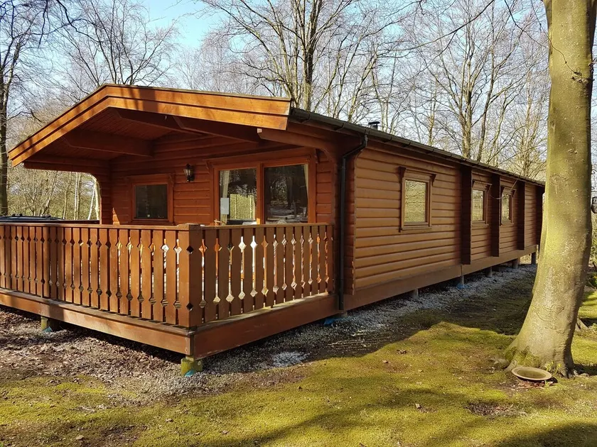 Poppy Lodge, Kenwick Park Woods, nær Louth, Lincolnshire - Image 1