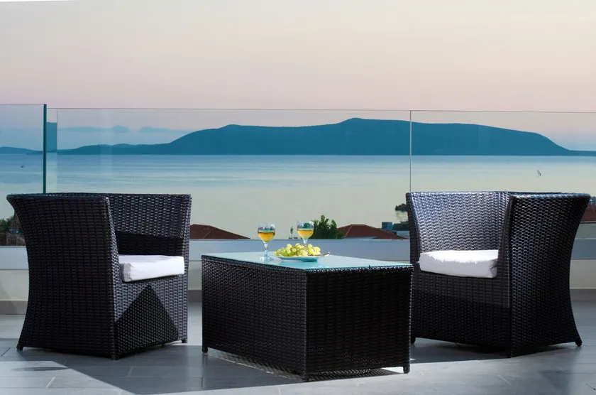 Finikounda ~ Light & Airy Studio Apartment - Image 1