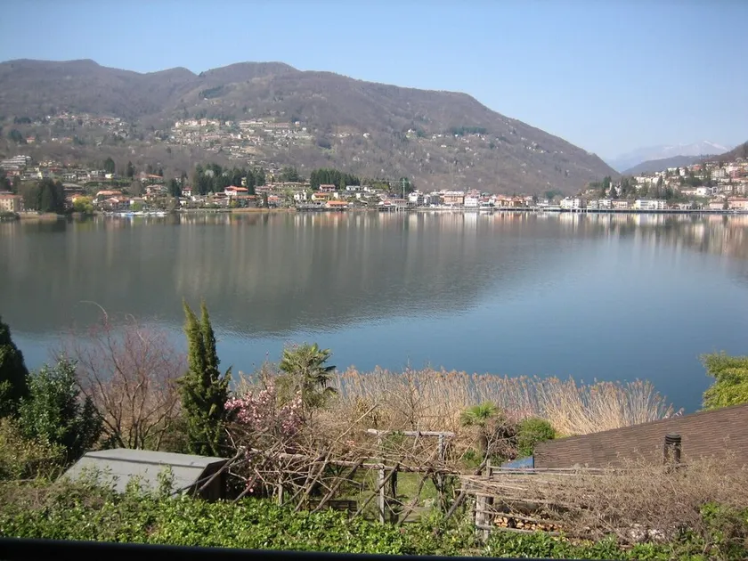 Modern, comfortable loft apartment, right on the lake and Monte Caslano. - Image 1