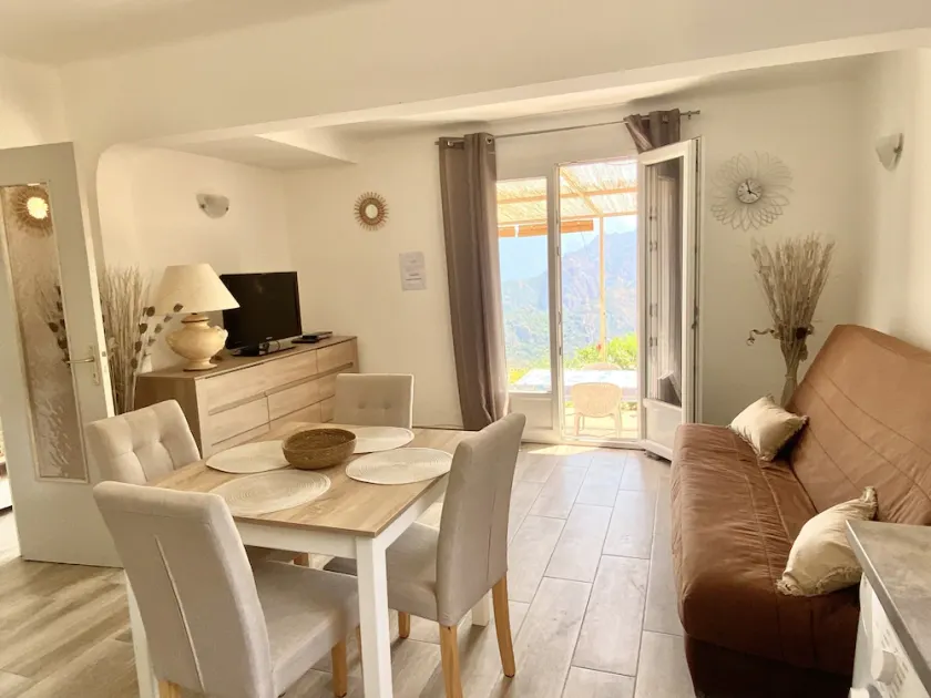 Unterkunft im Erdgeschoss einer Villa in Piana - Image 1