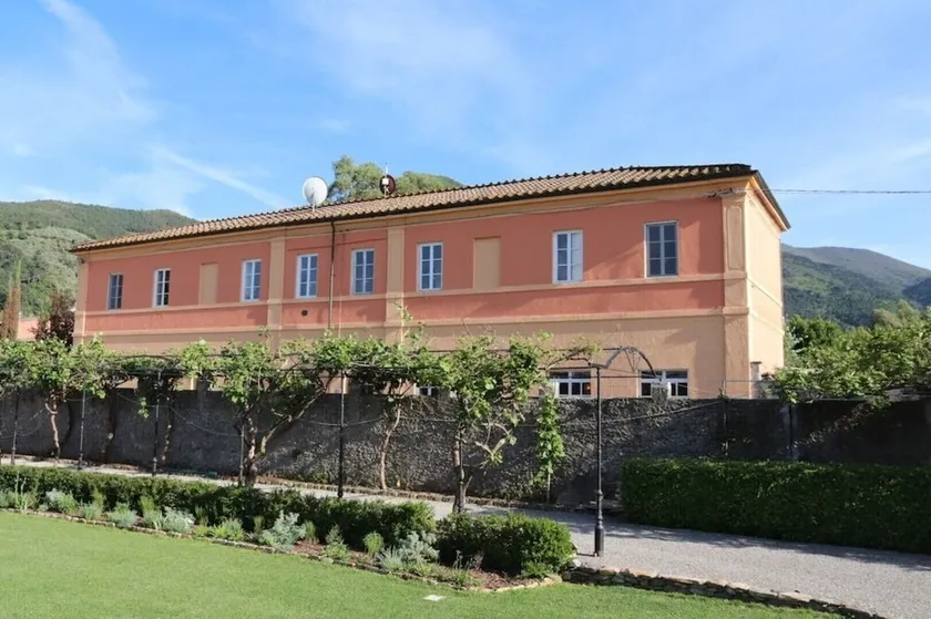 Stunning family villa, nestled within the village of Vorno, south of Lucca - Image 1