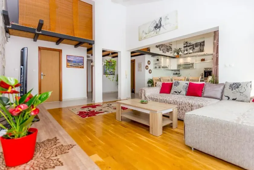 Book your home away from home - Image 1