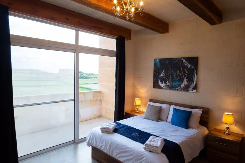 Inni Holiday Home with Infinity Pool - Image 1