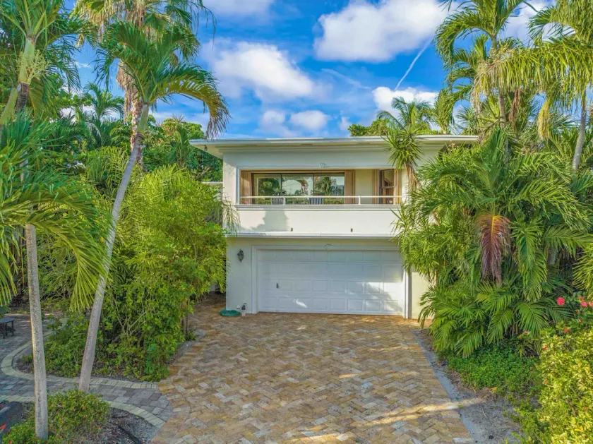 Steps to the Beach and a Stroll to Fort Lauderdale Nightlife - Image 1