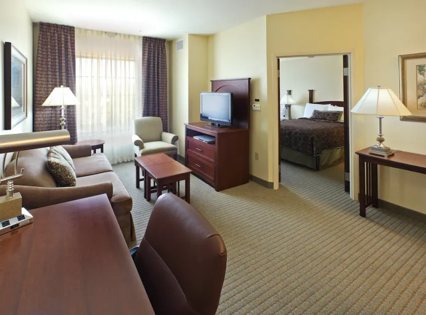 1 Bedroom | Free Breakfast! Pool. Business Center - Image 1