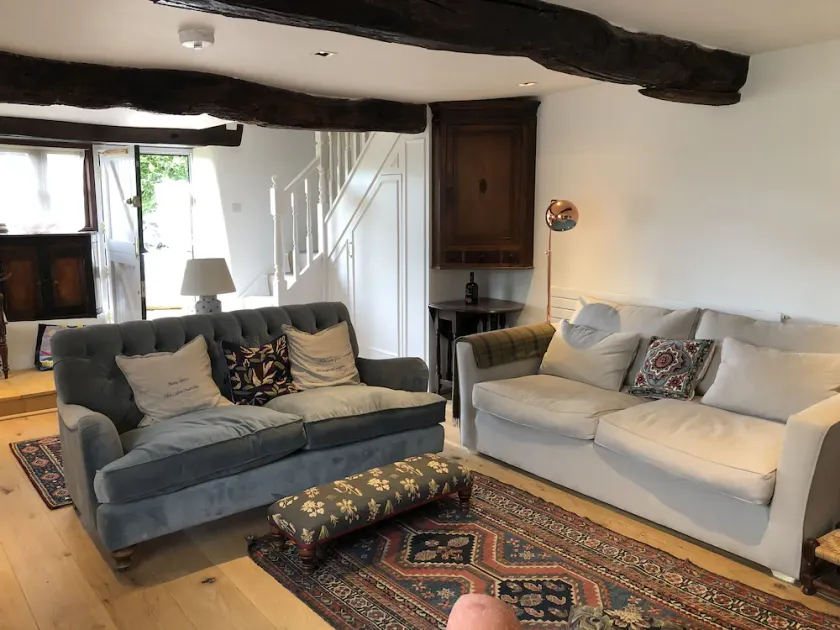 Characterful, cosy cottage with far reaching views along the Slad Valley - Image 1