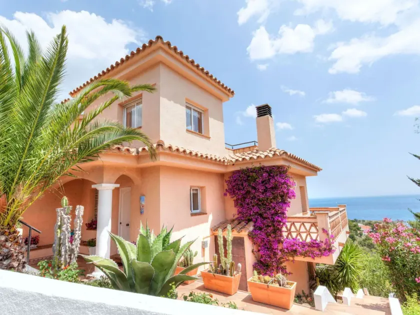 Wonderful private villa for 6 people with WIFI, TV, patio and panoramic view - Image 1