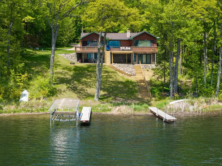 Spruce Haven 3 Bedroom Home by RedAwning - Image 1