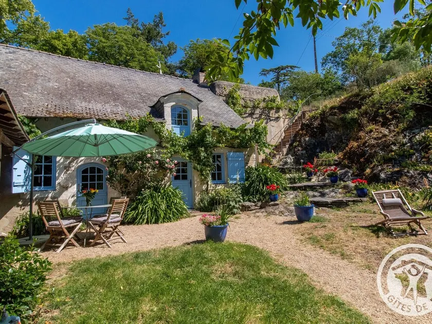 Charming house with enclosed garden near the Louet river - Image 1