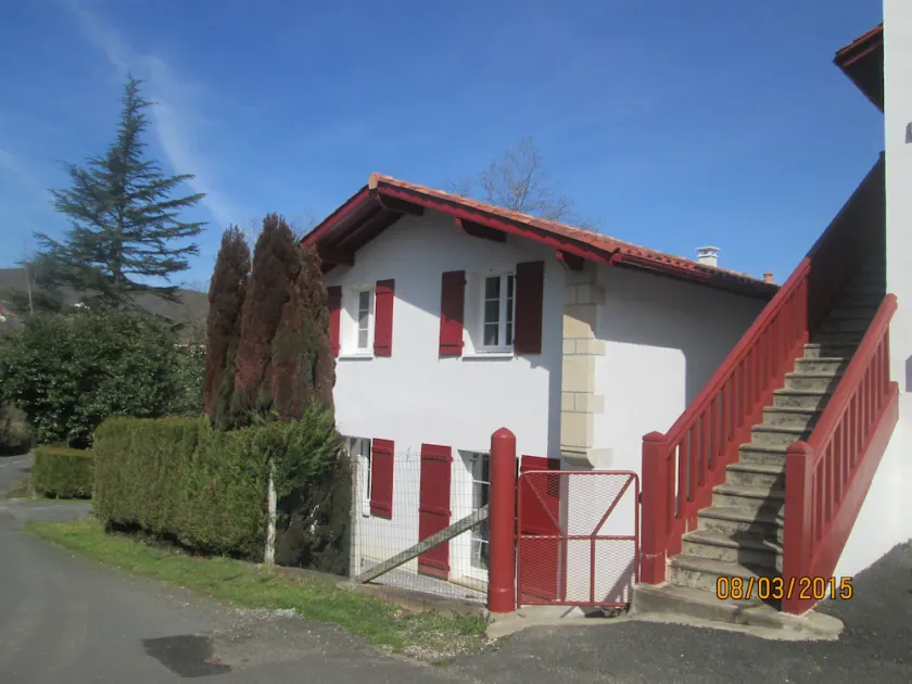 casa com pequeno jardim sare bourg, perto de saint jean de luz, país basco - Image 1