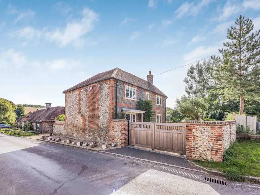 Beautiful Cottage In South Downs - Pass the Keys - Image 1