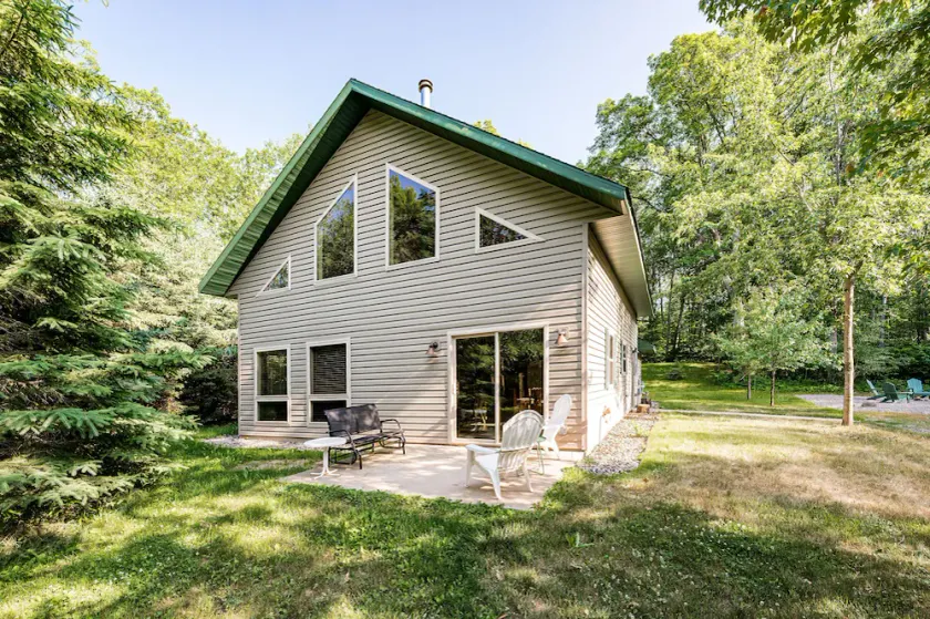 Wilderness Cabin - Nature Retreat in Peaceful Woods near Big Sandy Lake - Image 1