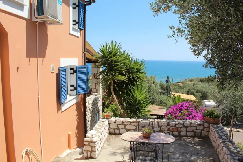 Perfect located: calm and idyllic above the sea - holiday house Lakonia, Pelopon - Image 1