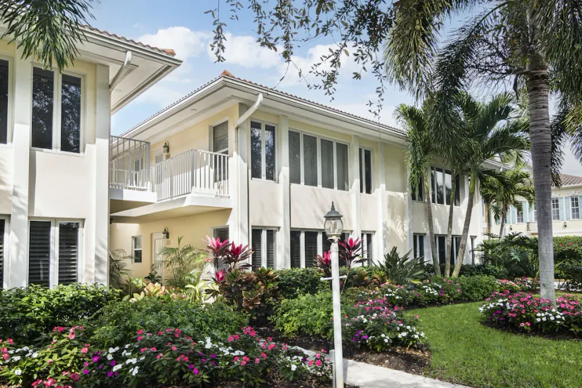 BEACH BREEZE - Olde Naples Condo Steps to the Beach! - Image 1