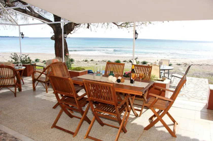 Marina Beach House en Lothiarika Beach of Lindos (área de Pefkos) - Image 1