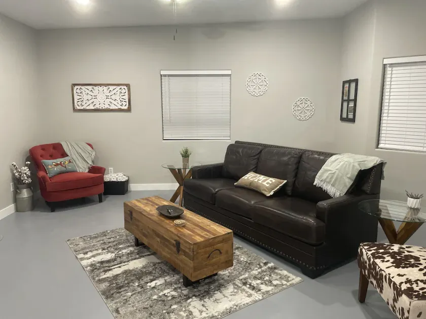 Desert Ranch Home + 3 Horse stalls. Views of the Rincon Mountains - Image 1