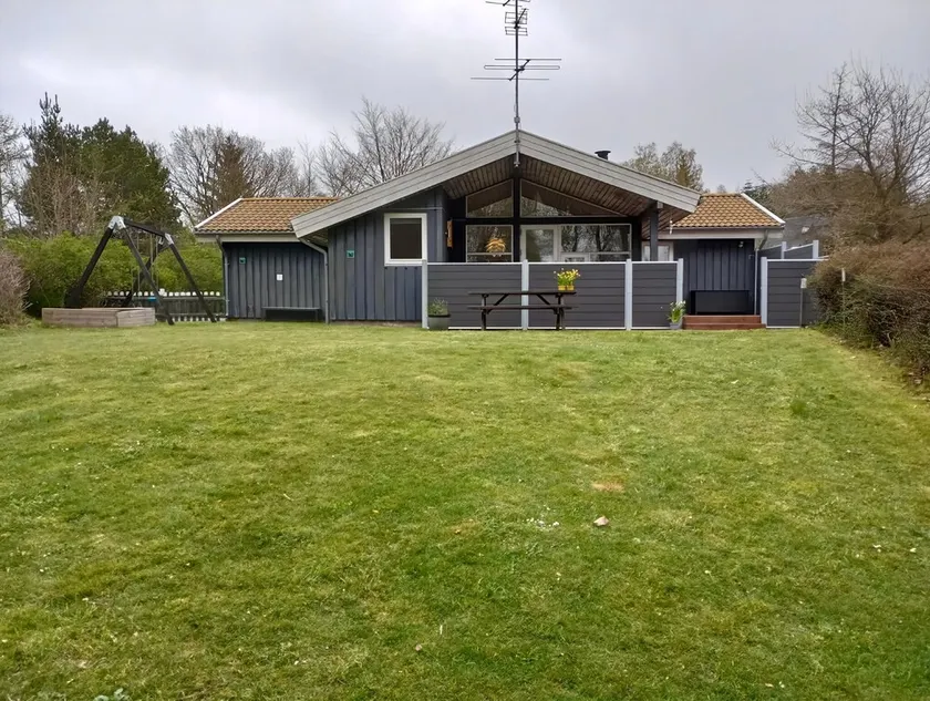 Hyggeligt sommerhus i rolige omgivelser. - Image 1