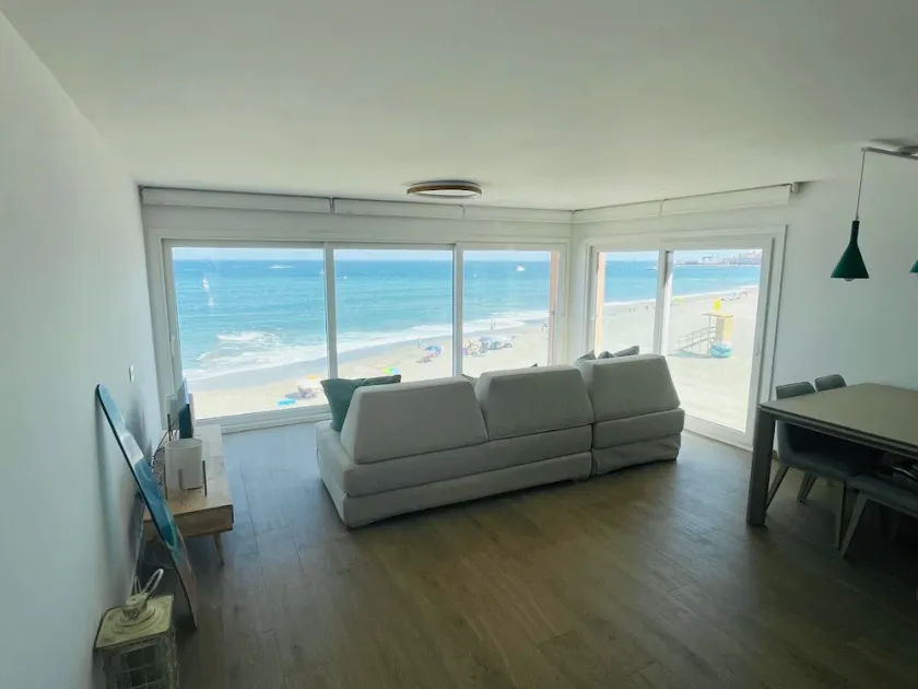 Luxury, beach front, two-bedroom apartment - Image 1