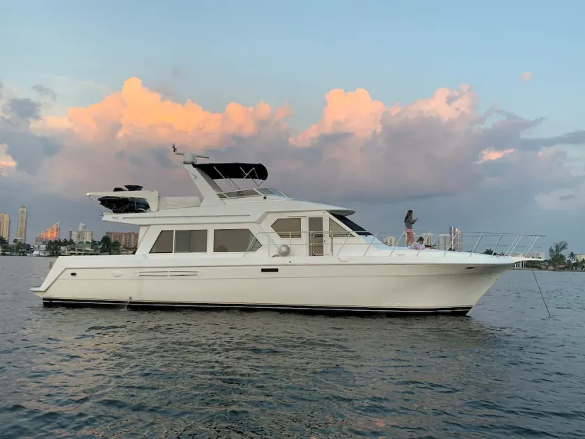 Stay on a 60ft Yacht in Miami with a Jet SKI - Image 1