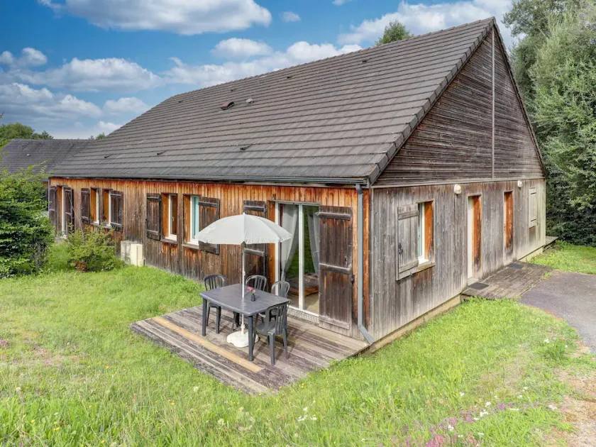 Relaxed family home in Égletons - Image 1
