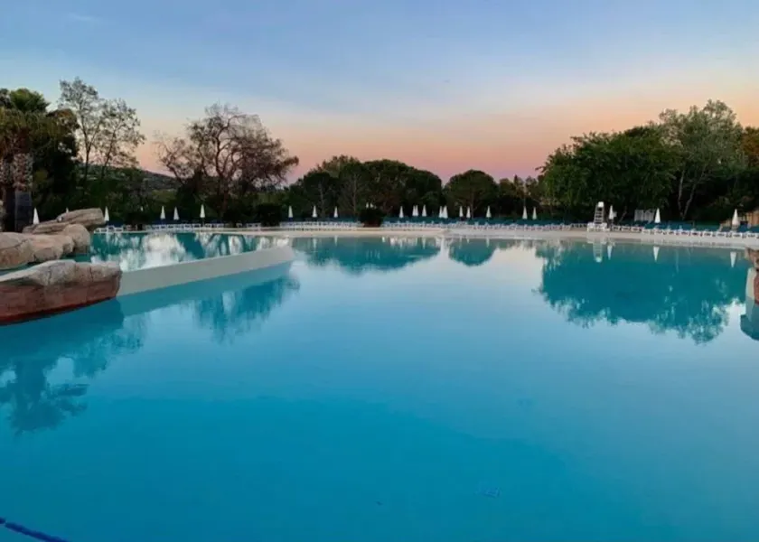 Les Restanques Bastide 8 personnes vue Mer Piscines Tennis - Image 1