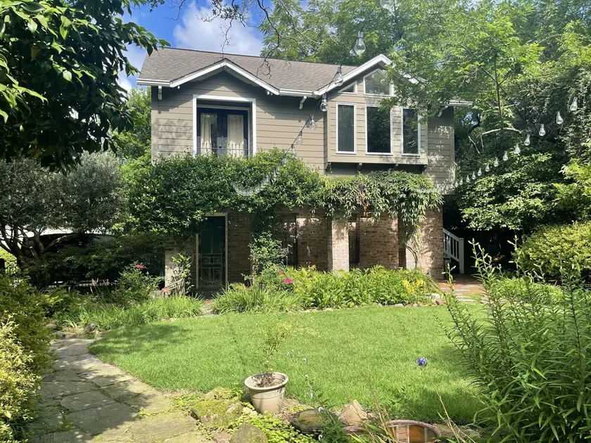  Garden 1BR Cottage off Devine St in Historic Columbia home - Image 1