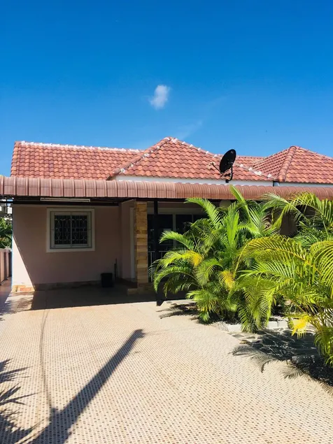 olheiro tailandês oferece casas de férias a preços acessíveis - Image 1