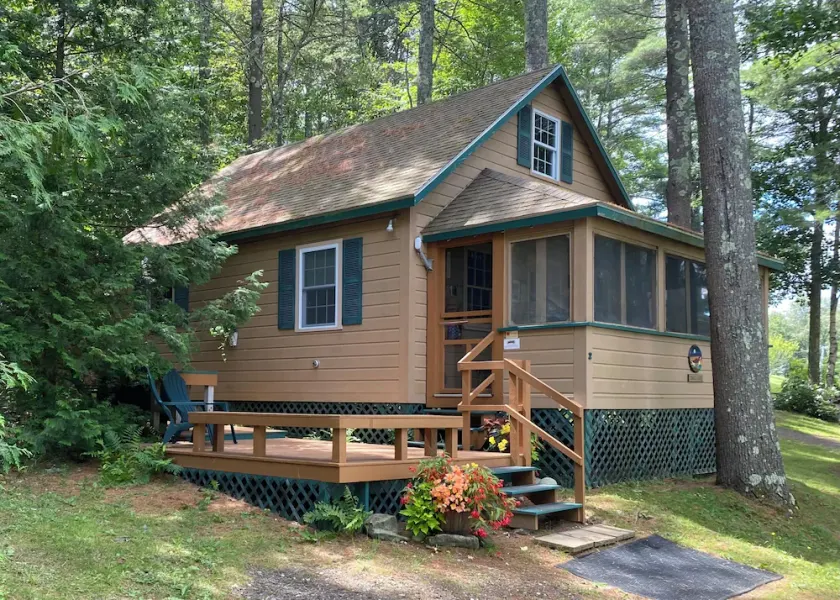 Lakeside Housekeeping Stuga i Leeds, Maine - Image 1