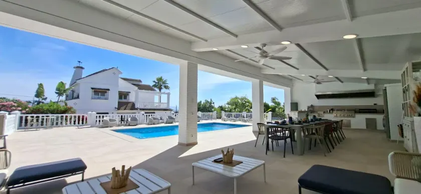 Tess Villa Ave del Paraiso - Image 1