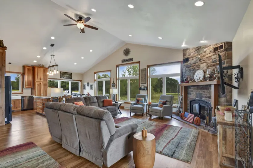 Clay  Banks  Retreat - Image 1