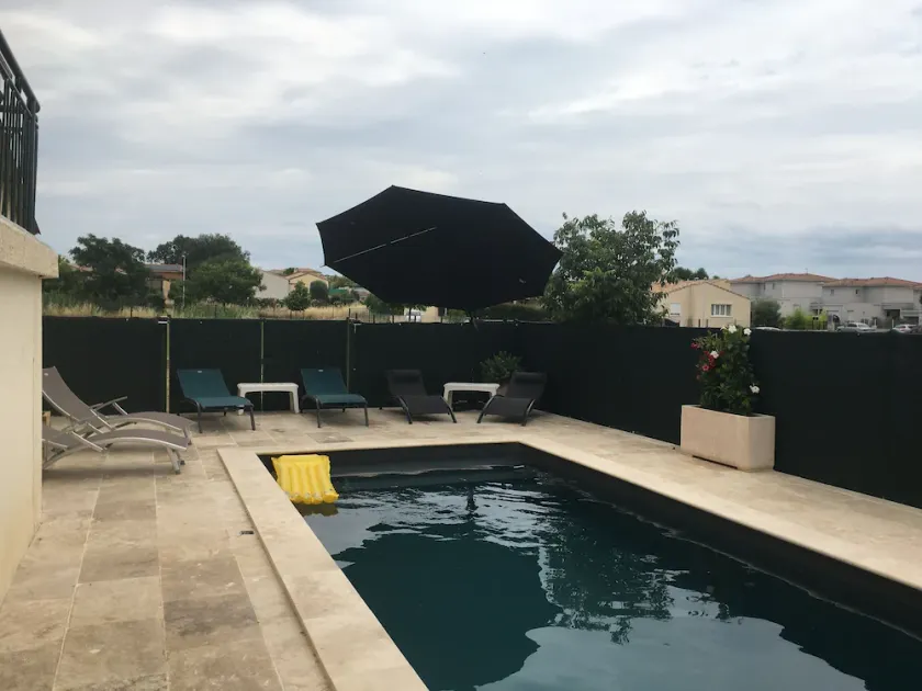 House sold. rentals cancelled - Image 1